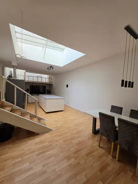 121 m² | 3-Zimmer-Loft mit Galerie, 15 m² Terrasse & hochwertiger Küche — photo 1